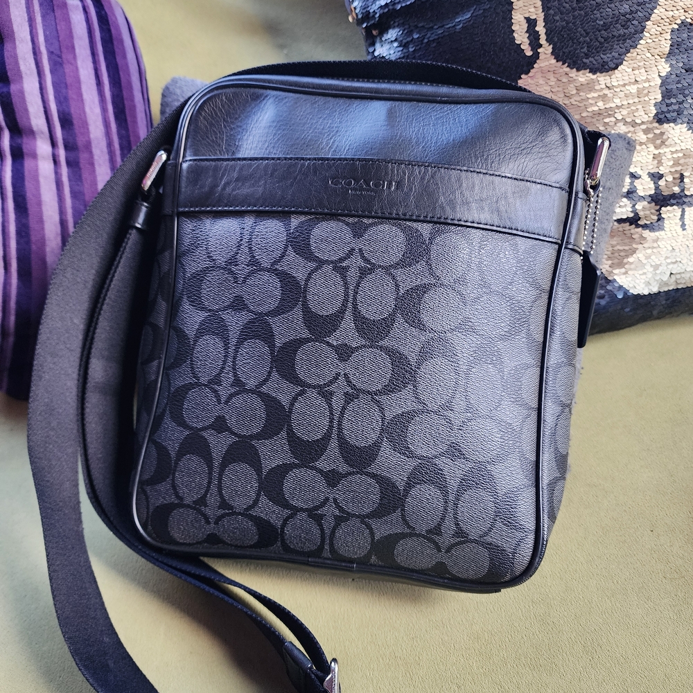 Coach Black/Gray Signature Messenger Crossbody (Cheaper On Depop)
